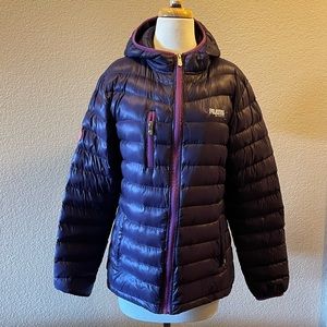 Pilatus purple puffer jacket size medium, never worn rolls up into small bag